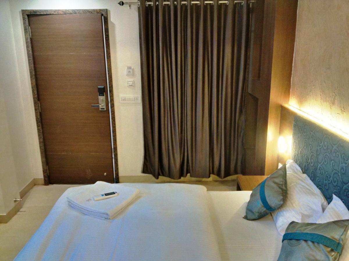 Hotel Chandragupta Ujjain Exterior photo