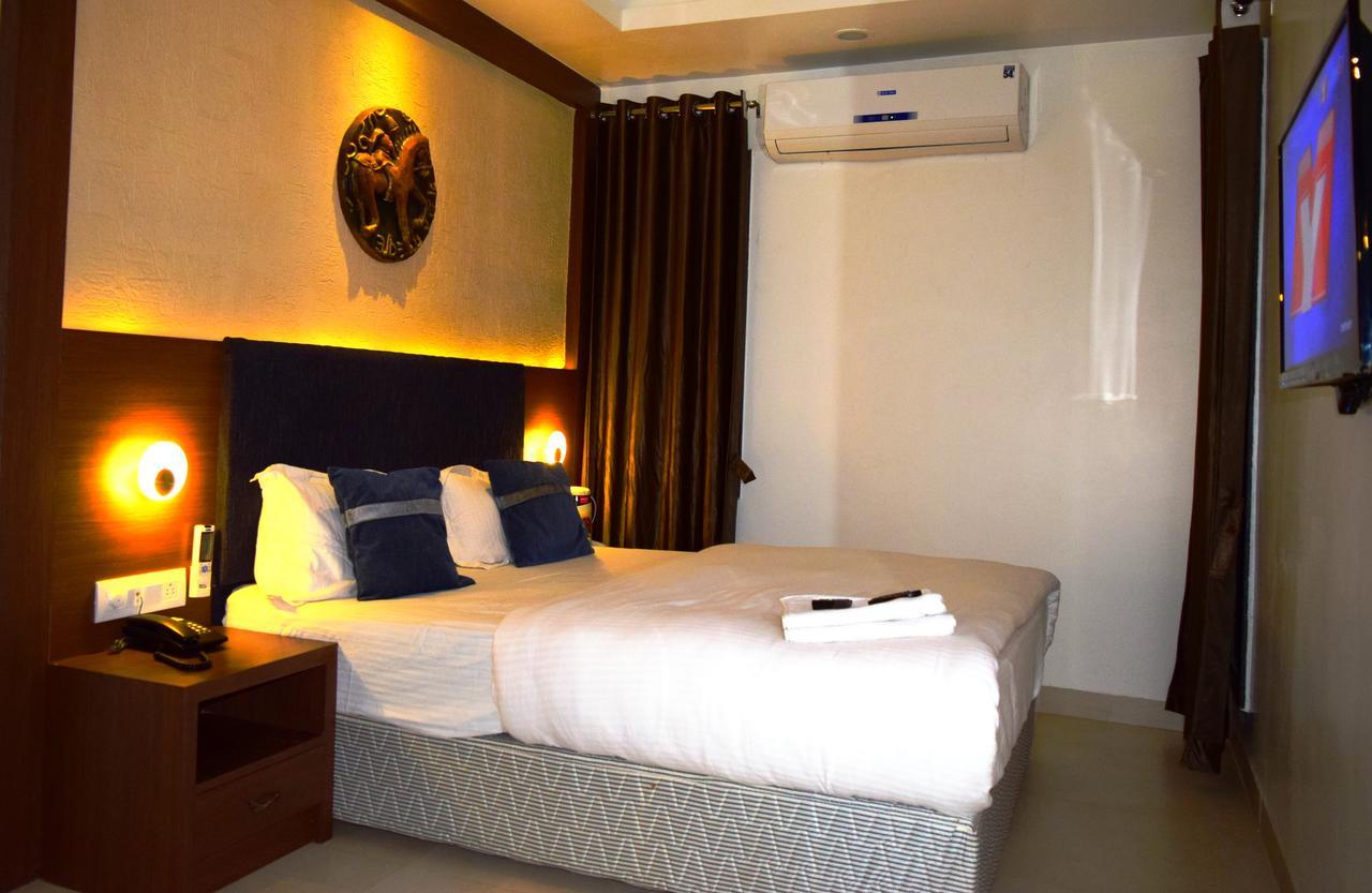 Hotel Chandragupta Ujjain Exterior photo